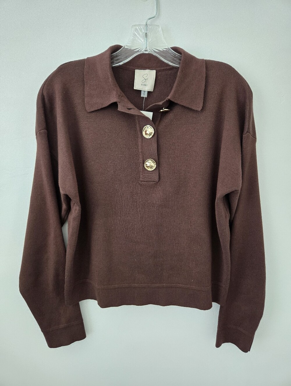 Sioni brown polo knit sweater gold-toned decorative buttons. Size medium. New